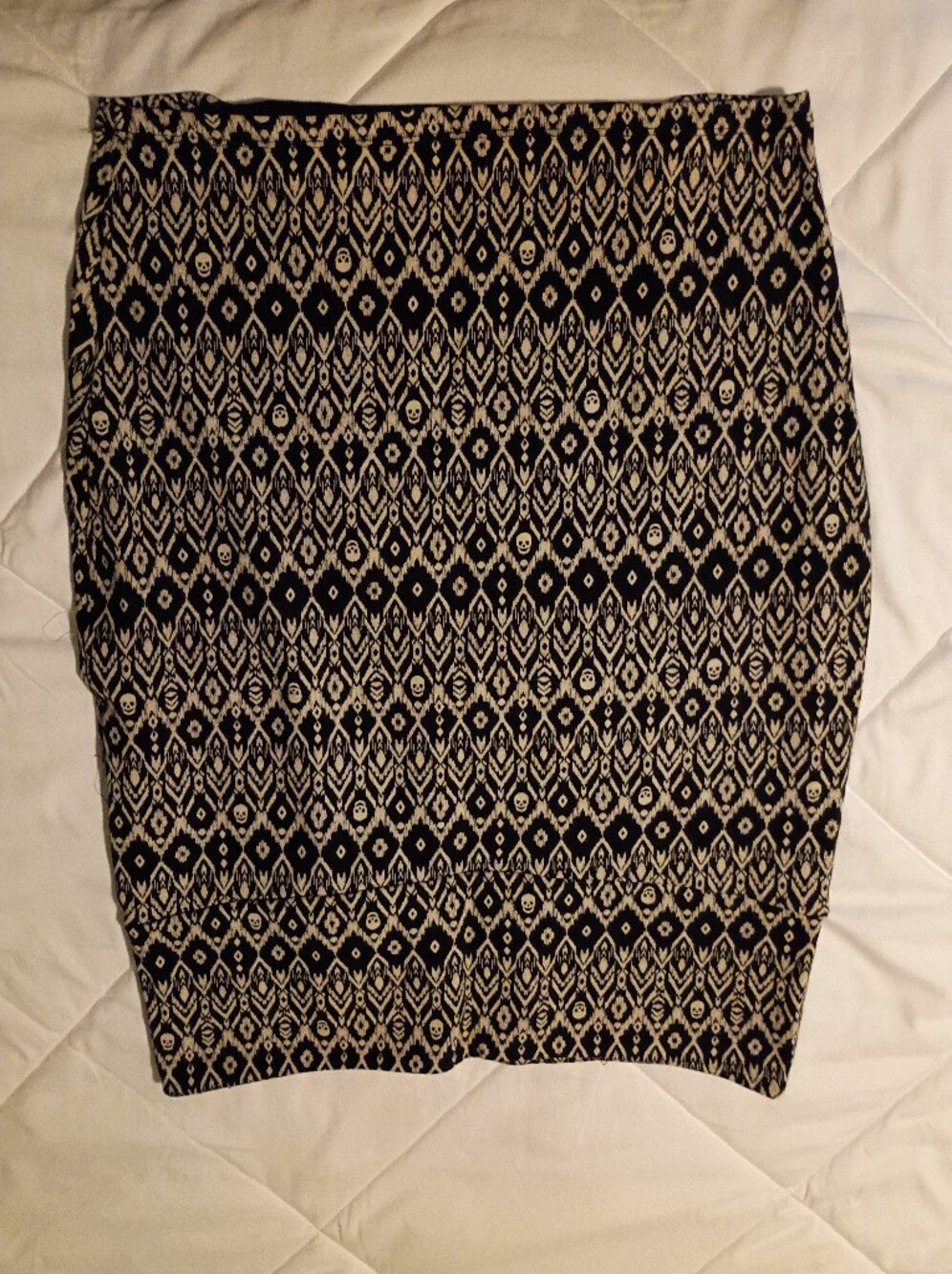 torrid Black and Cream Geometric Midi Skirt Skull Sz. 0 12 14